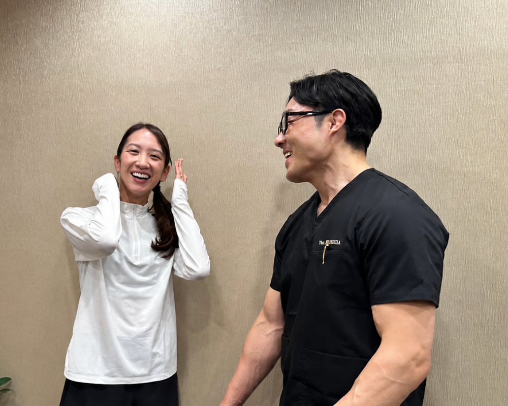 トレーナーとお客様が会話する様子