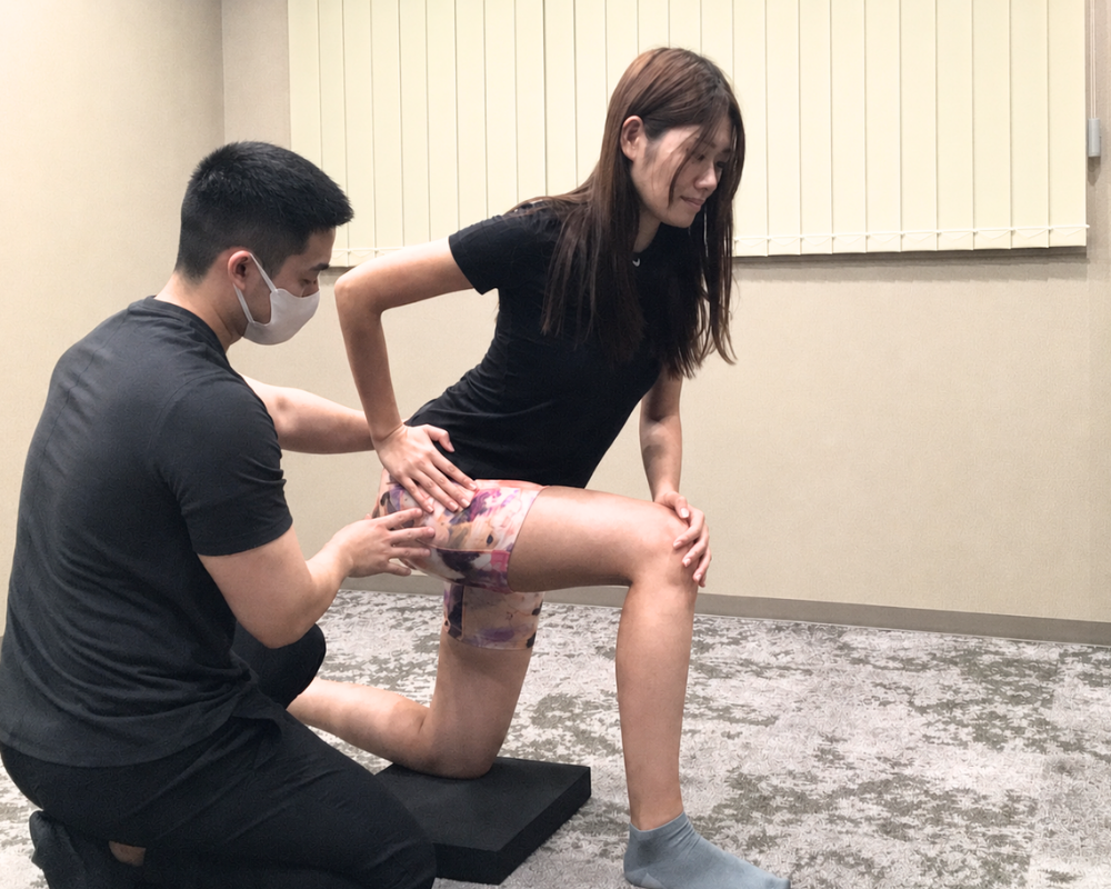 VESのトレーナーがお客様と向き合う様子
